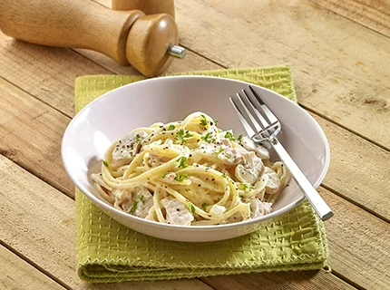 สปาเก็ตตี้ไวท์ซอสครีมแฮมเห็ด