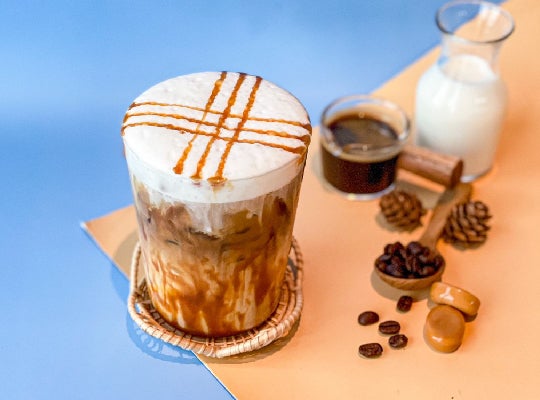 เมนูเครื่องดื่มเย็นคาราเมลมัคคิเอโต้เย็น