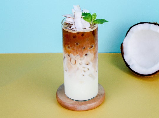 เมนูเครื่องดื่มเย็นนมมะพร้าว ชาไทย