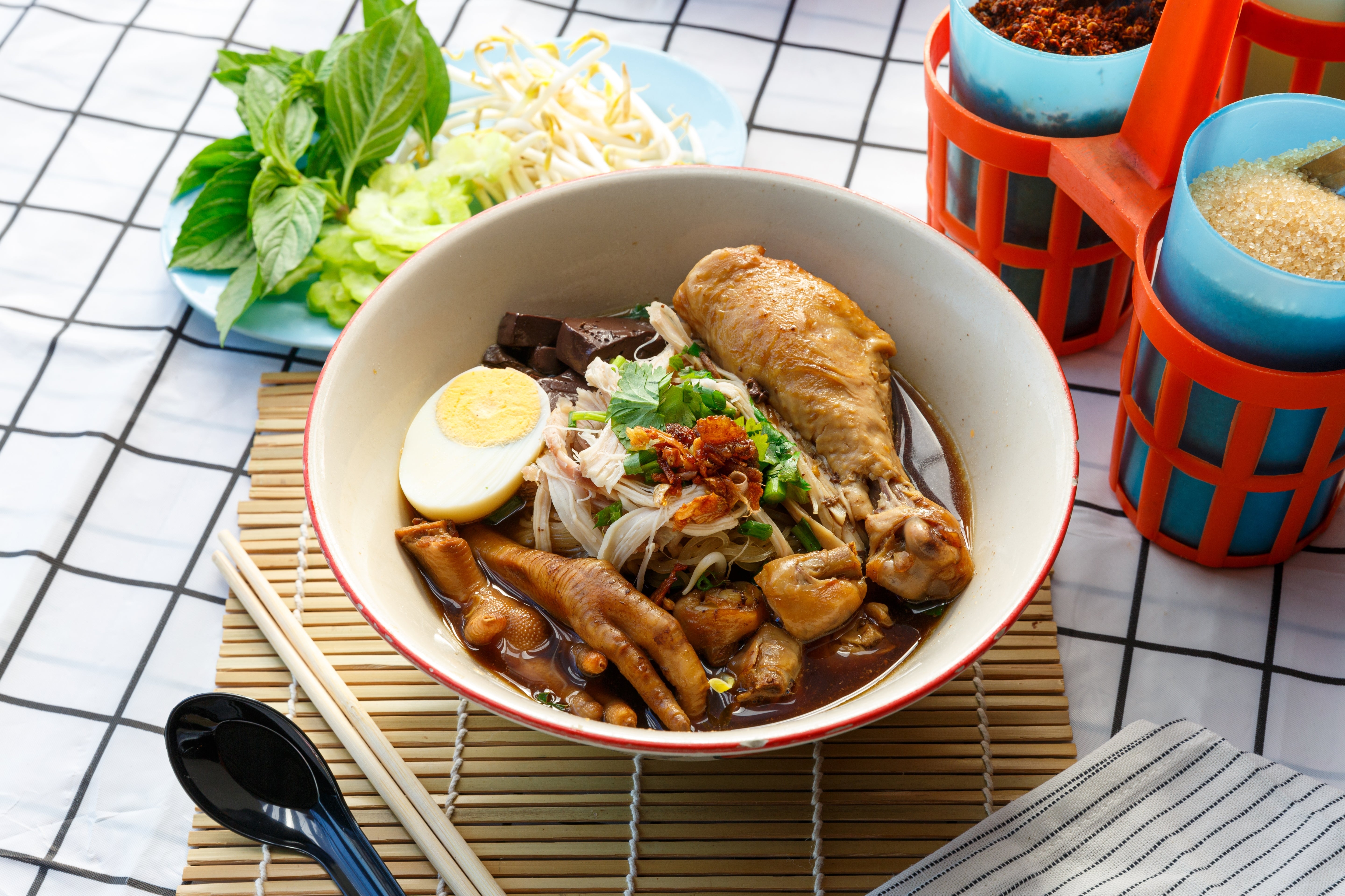 สูตรก๋วยเตี๋ยวไก่ตุ๋น