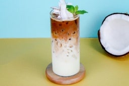 ชาไทยมะพร้าว