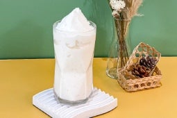 มะพร้าวปั่นนมสด